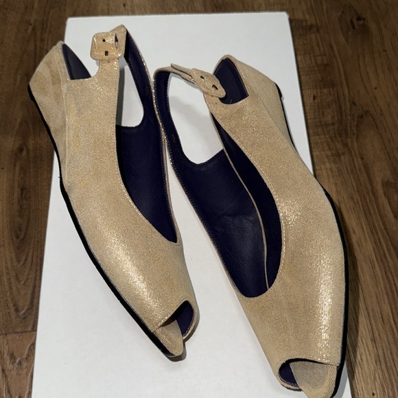 VANELI Women's Shimmering Gold Slingback Heels - Picture 2 of 5